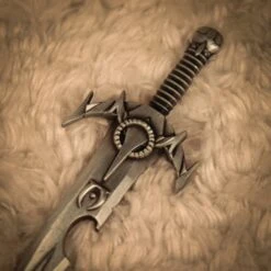 The Elder Scrolls IV: Oblivion Mehrune's Razor Bottle Opener -Just Geek Store B ELD18 Lifestyle 2
