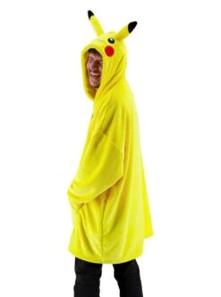 POKEMON Pokémon - Pikachu Lounge Hoodie - L/XL/2XL (US-M/L/XL) -Just Geek Store OD132840POK 4 77eb72f4 9ea5 44c5 a6dc bbfc0fefcab1