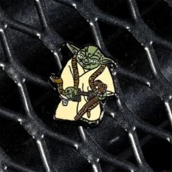 Pin Kings Star Wars Enamel Pin Badge Set 1.16 – Bespin Security Guard And Yoda -Just Geek Store sw kenner pin kings 1.16 3