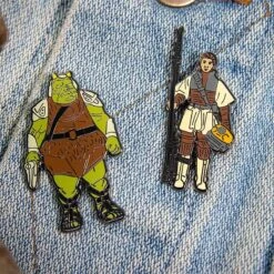 Pin Kings Star Wars Enamel Pin Badge Set 1.27 – Princess Leia Organa (Boushh Disguise) And Gamorrean Guard -Just Geek Store sw kenner pin kings 1.27 5