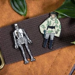 Pin Kings Star Wars Enamel Pin Badge Set 1.35 – 8D8 And Princess Leia Organa (in Combat Poncho) -Just Geek Store sw kenner pin kings 1.35 5